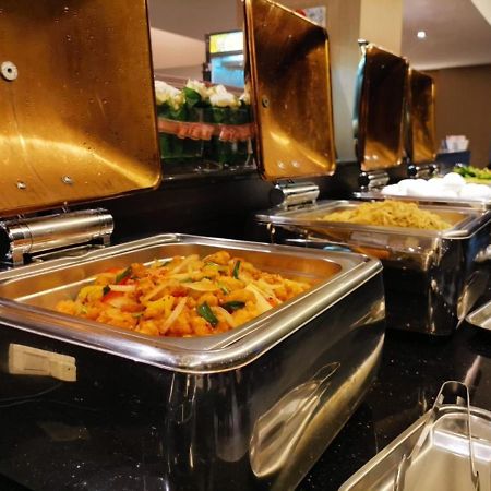 Talmud Hotel Taichung Bagian luar foto
