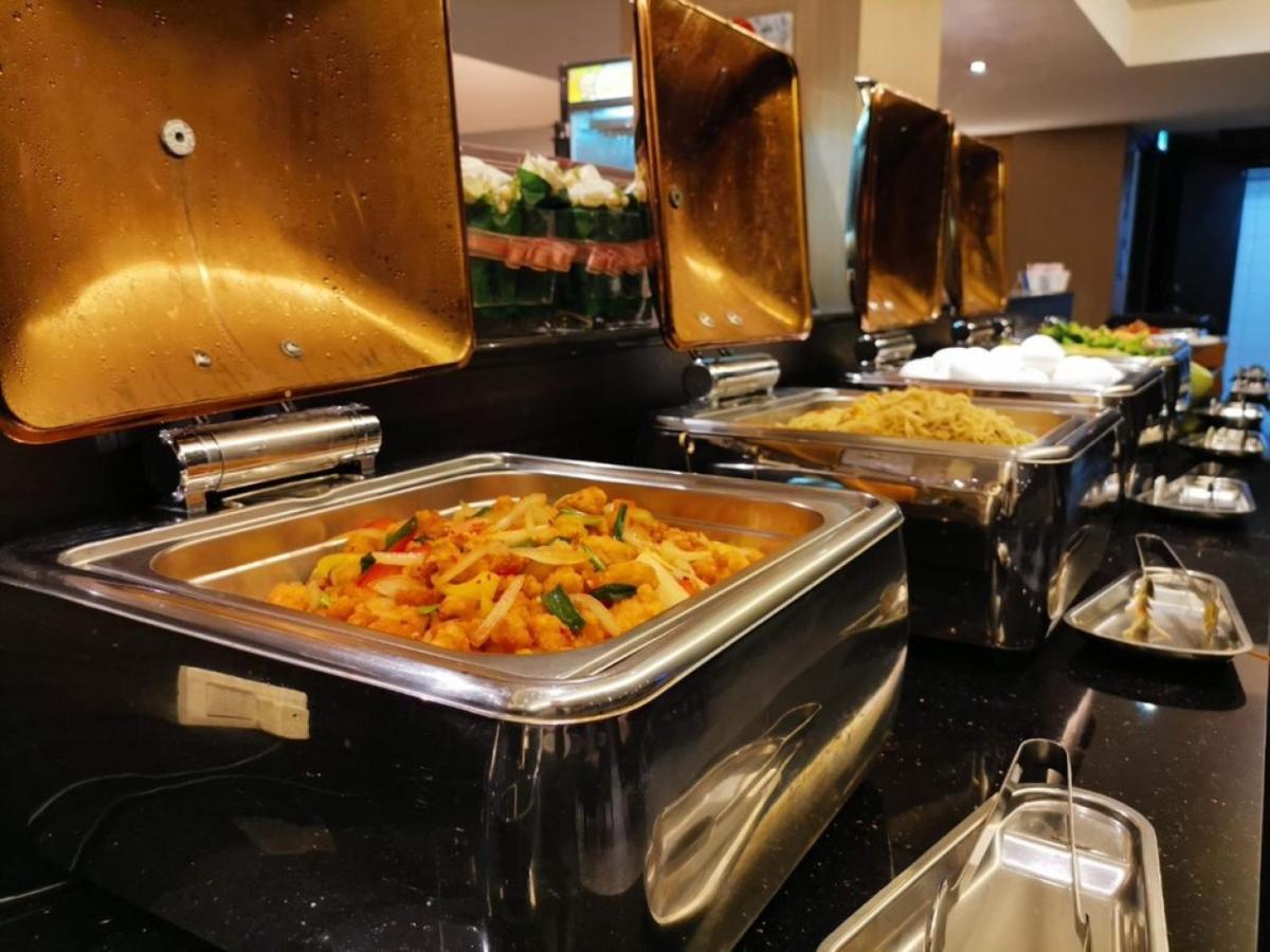 Talmud Hotel Taichung Bagian luar foto