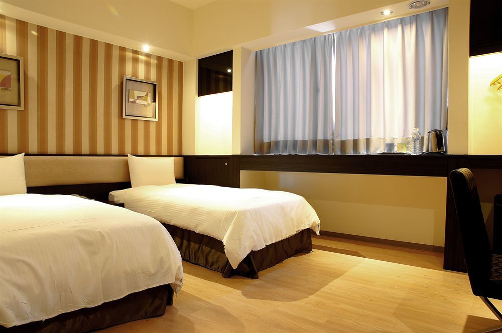 Talmud Hotel Taichung Bagian luar foto
