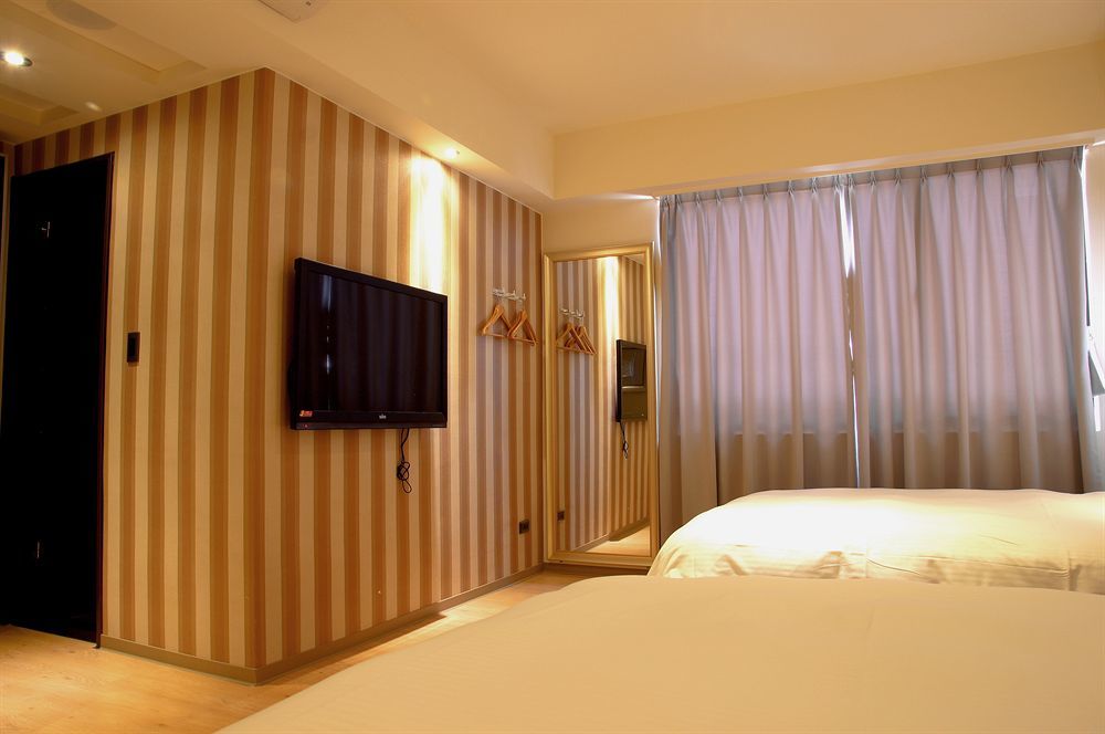 Talmud Hotel Taichung Bagian luar foto