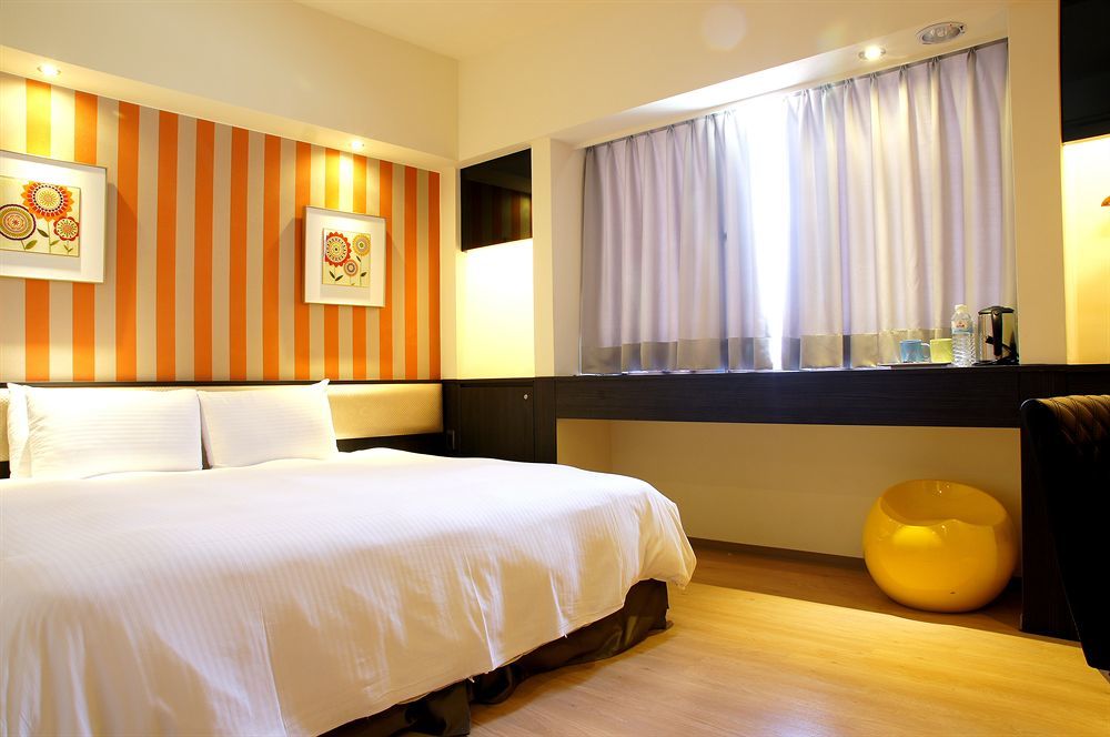 Talmud Hotel Taichung Bagian luar foto