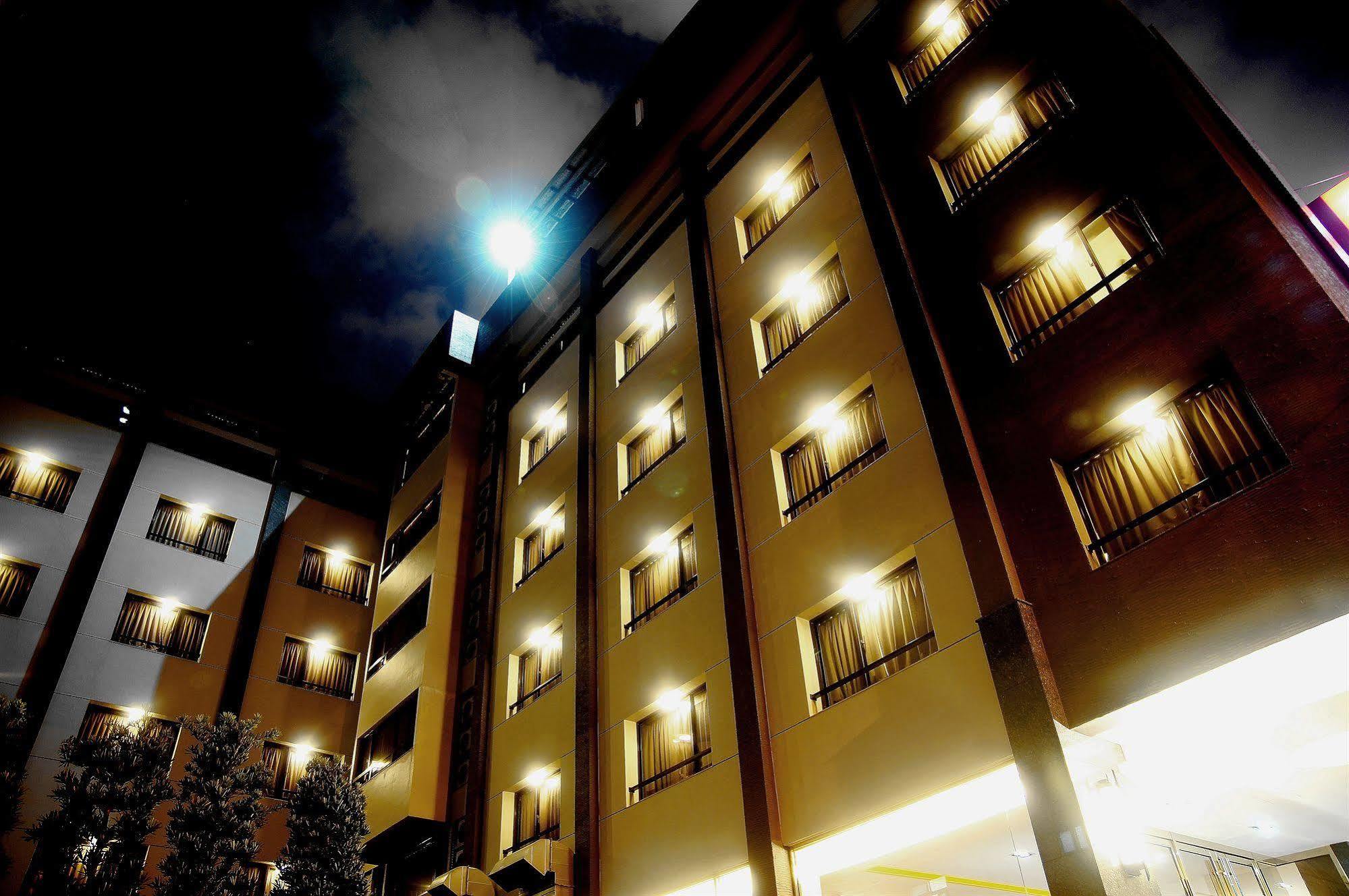 Talmud Hotel Taichung Bagian luar foto