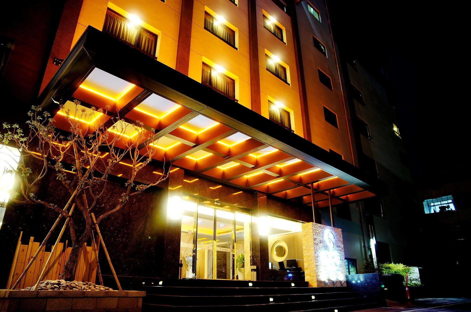 Talmud Hotel Taichung Bagian luar foto