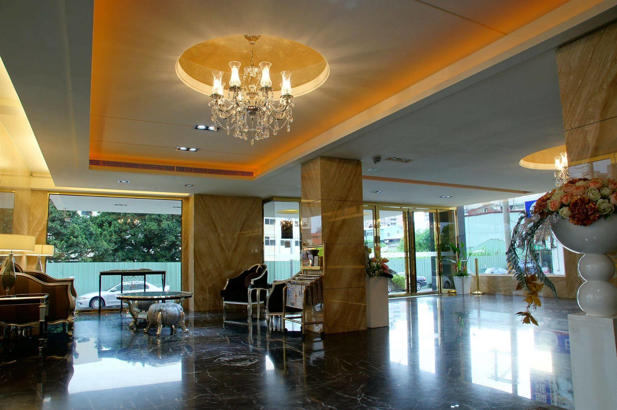 Talmud Hotel Taichung Bagian luar foto
