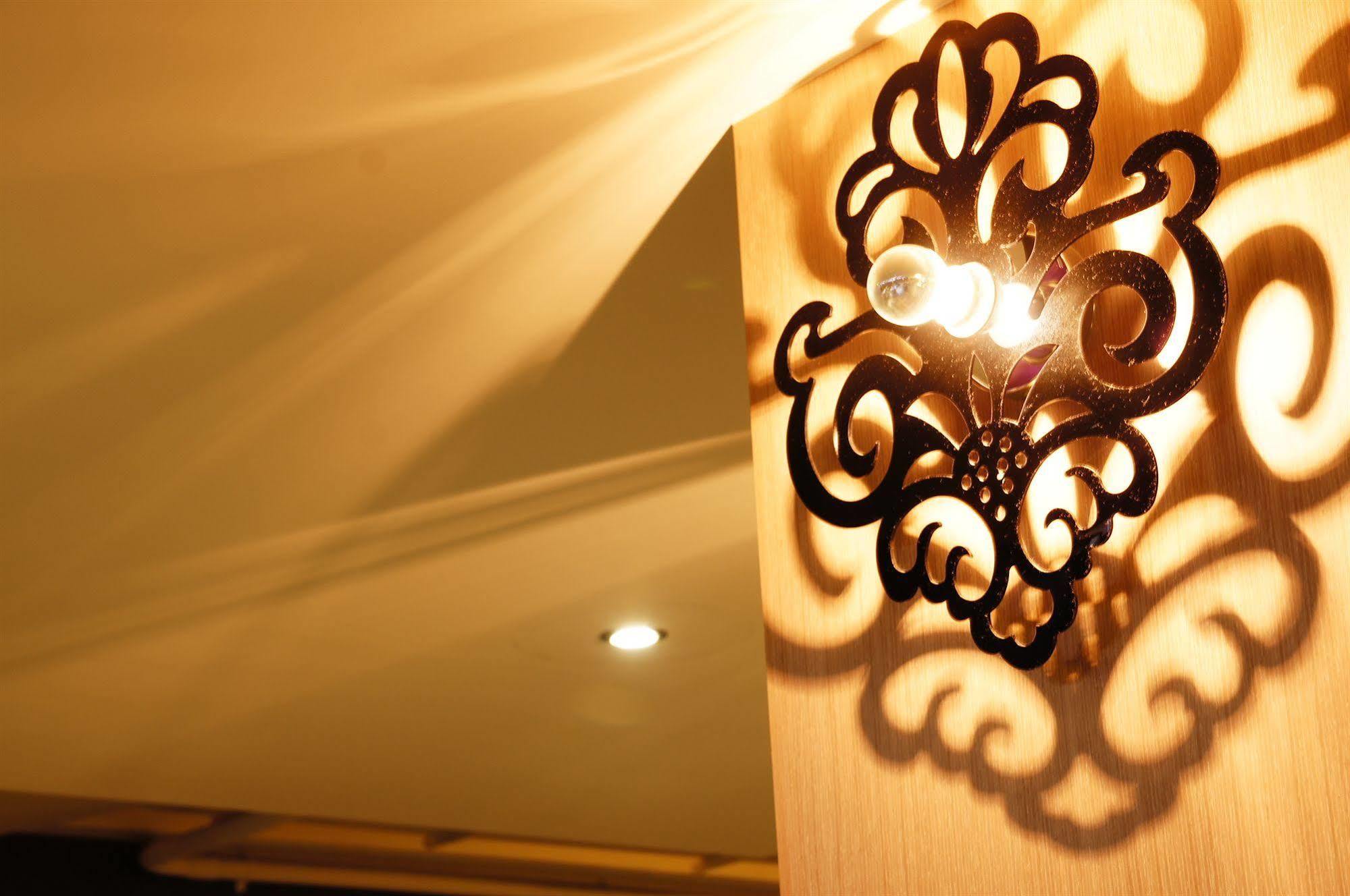 Talmud Hotel Taichung Bagian luar foto
