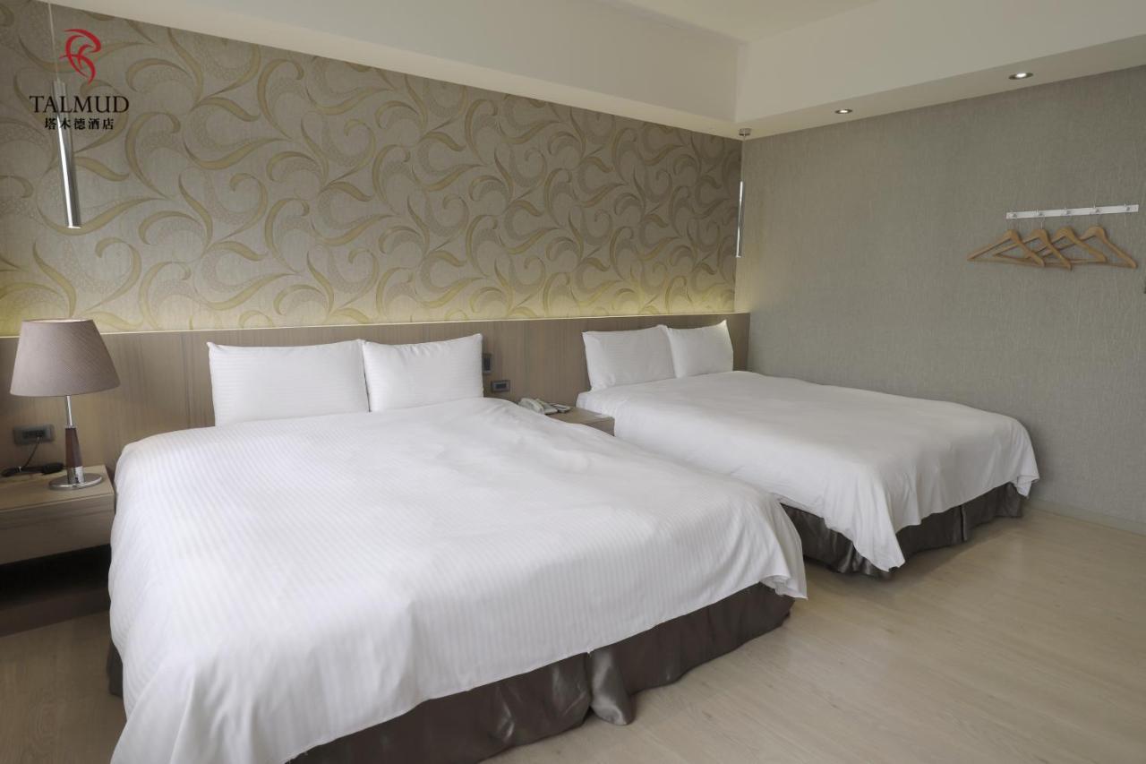 Talmud Hotel Taichung Bagian luar foto