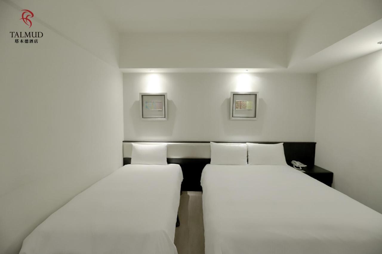 Talmud Hotel Taichung Bagian luar foto